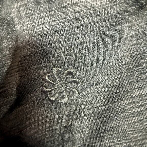 Nike Yoga Dri-fit
Men’s Shirt XL Gray
Long Sleeve - Picture 8 of 8